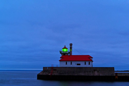 park morning lighthouse lake water minnesota port canal cloudy great superior beam duluth picnik vast a230 lighthroom