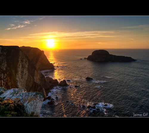 sunset sea costa seascape island atardecer coast mar spain nikon asturias paisaje cliffs isla acantilados d40 castrillón islaladeva