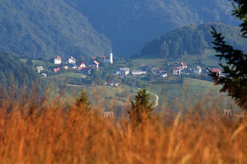 mountain mountains church landscape village slovenia slovenija ravne kojca