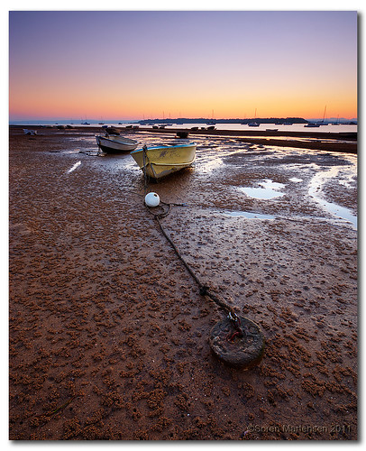 seascape water sunrise canon boats sand wideangle brisbane chain qld lowtide aussie 1020mm stranded hdr manfrotto sigmalens eos450d 450d southernqueensland sorenmartensen hitechgradfilter 09ndreversegrad ruby15