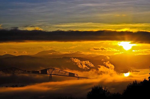 fog sunrise river columbia goodmorning mtsthelens lewisandclarkbridge
