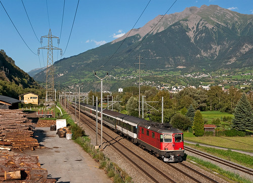 railroad switzerland railway trains svizzera bahn wallis mau valais ferrovia treni re44ii nikond90 ir1736