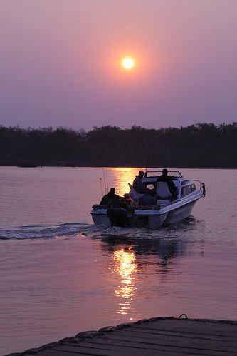 sunrise landscape dawn boat fishing nikon zimbabwe kariba lakekariba d90 zwe nikond90 mashonalandwest lomagundilakesideassociation