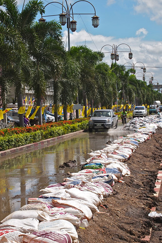 thailand flood barrier rangsit