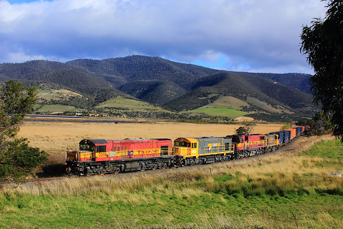 train gm australia dromedary tasmania 2008 dq 132 papertrain emd no32 tasrail dqclass derwentvalleybranch trainsintasmania tasmaniantrain