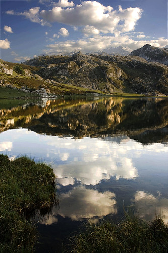 españa lake lago spain asturias ercina picosdeeuropa asturies covadonga lagosdecovadonga sairutsakis cuadonga