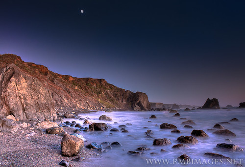 ocean california sunset sea moon beach water canon coast twilight rocks waves brush cliffs rugged shellbeach bej sonomacoastline flickrdiamond rmbimages masterclasselite