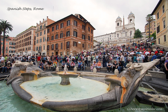 popular Europe travel guides - Crowded Spanish Steps2