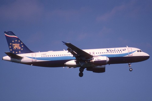 258bq - Volare Airlines Airbus A320-214; I-PEKF@ZRH;14.09.2003