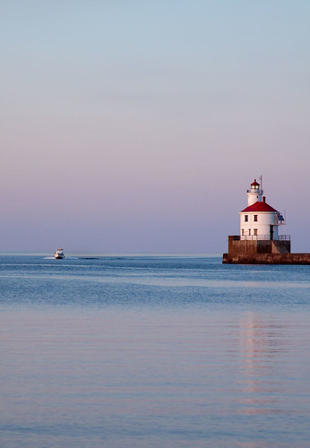 sunset lighthouse wisconsin boat superior wi lakesuperior