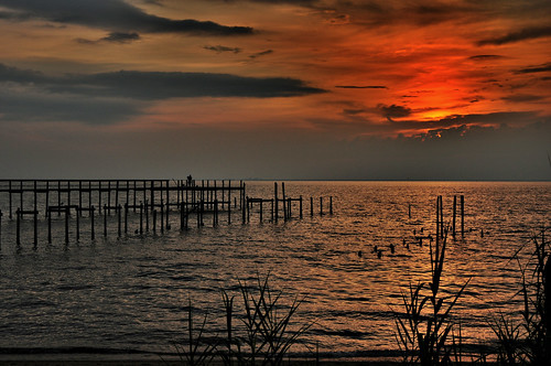 sunset red sky beach 35mm golden pier nikon longerexposure