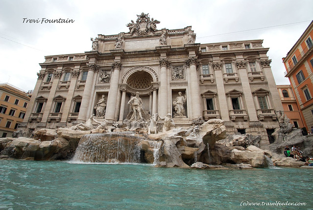 popular Europe travel guides - Trevi fountain2