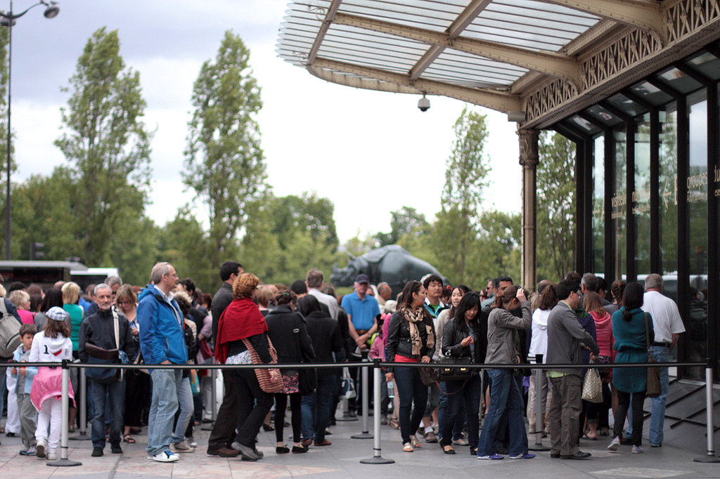 queue at Musee d'Orsay