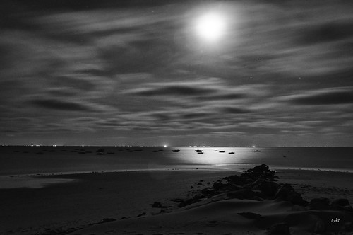 ocean lune lumière nuit plage reflets ilederé vendée océanatlantique lagrière