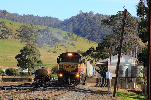 train gm australia tasmania 2021 freighttrain colebrook emd tasrail dclass no35 trainsintasmania
