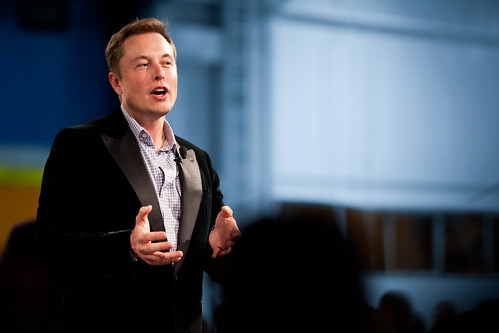 Elon speaks at Model S event-4
