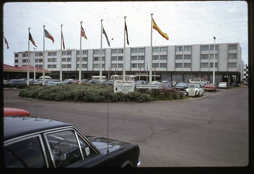 Excelsior London Airport Hotel, 1969