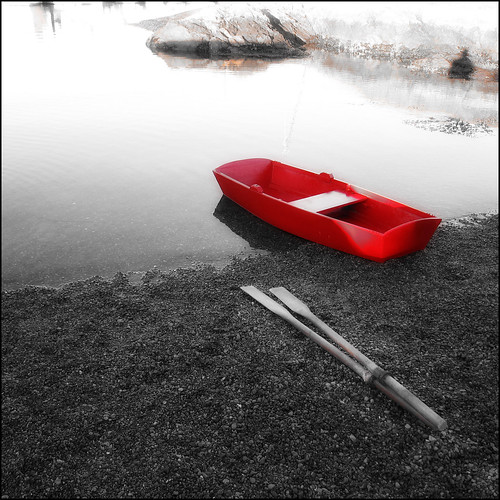 red boat skiff dinghy selective oars zedzap