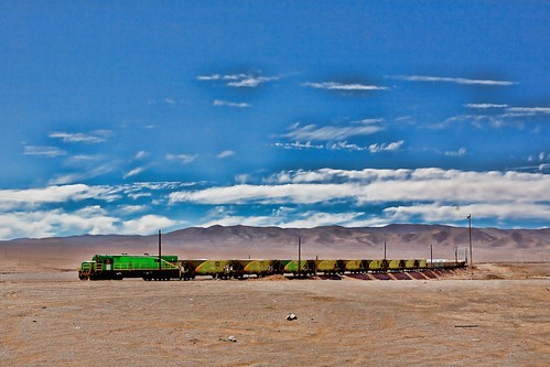 chile trip travel sky green nature weather clouds train canon landscape eos reisen flickr track day carriage view desert cloudy action outdoor atacama modified 24 poles gps topaz travelgroup 2470mm wikinger 2011 canoneos5d barriles canonef2470mmf28l regióndetarapacá crucelongitudinalcrucerotocopilla 4523t