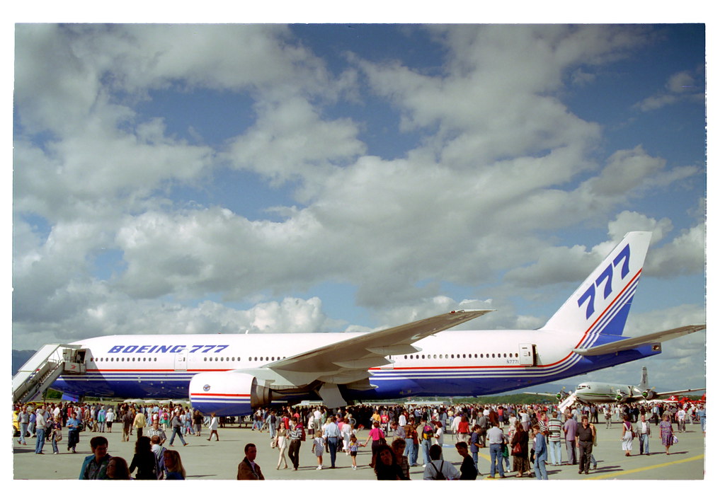Boeing Boeing 777-200; N7771@GVA;09.09.1995