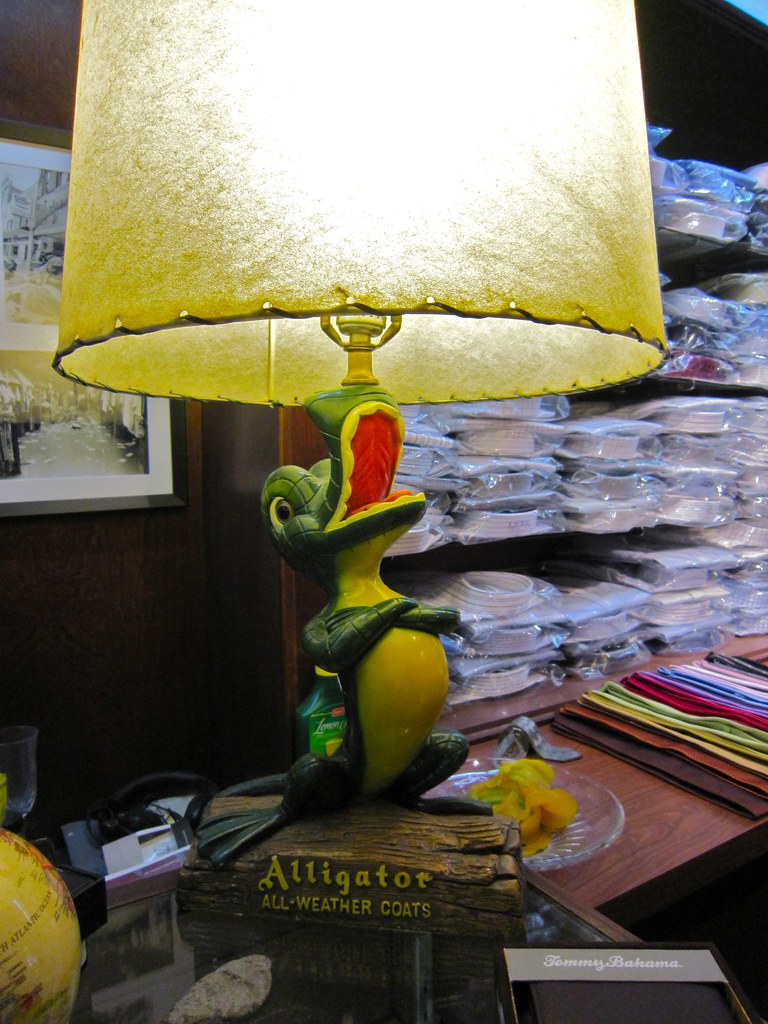 Alligator All Weather Coats Lamp