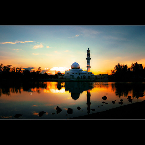 sunset reflection water landscape islam kitlens mosque malaysia masjid terengganu senja refleksi kualaterengganu d40 kualaibai lanskap nikond40 afsdxnikkor1855mmf35f56gii