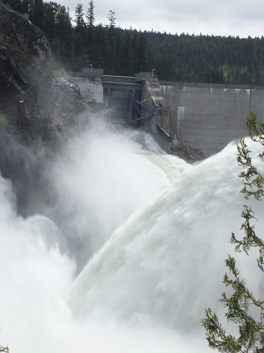 power dam spray electricity hydroelectric spillway seattlecitylight boundarydam