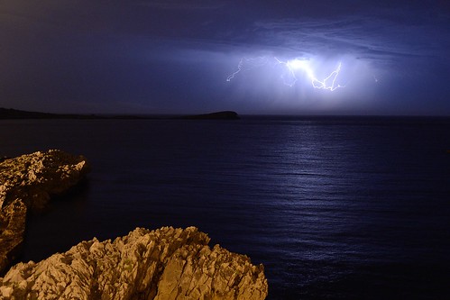 sea storm night noche mar twist tormenta rayo castrourdiales islares