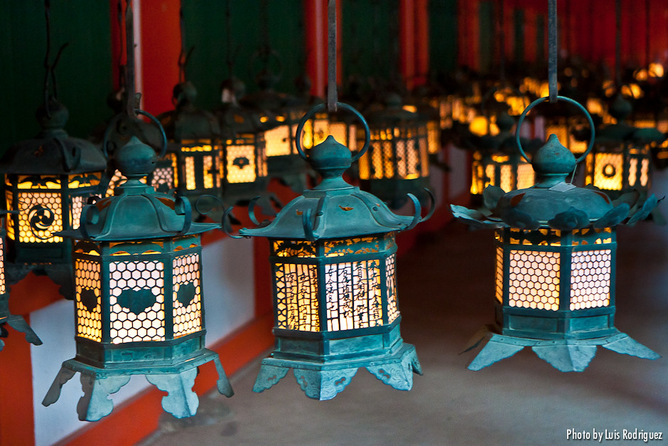 Lámparas de bronce del santuario Kasuga Taisha