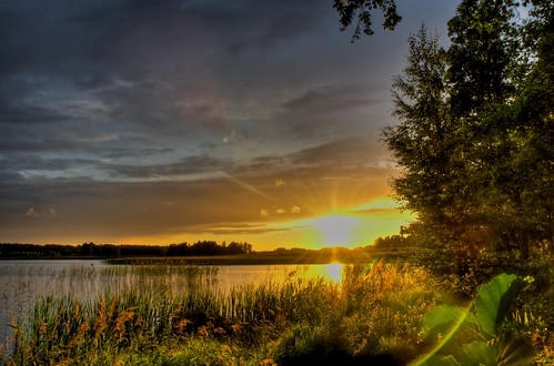 sunset sun lake water reflections finland shore rays hdr darksky