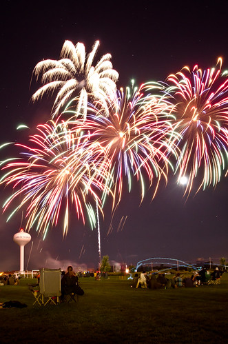summer chicago illinois fireworks suburb sunsetpark sunsetfestival lakeinthehills