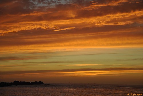 sunset sea orange cloud mer seascape france water roc nikon eau quiet bretagne ciel zen serenity nuage paysage phare rocher calme coucherdesoleil rivage océan littoral mygearandme