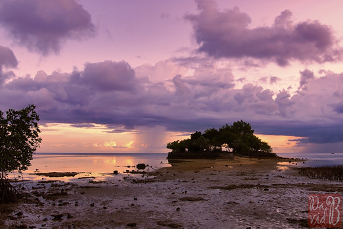 sunset sea cloud mer beach clouds island village minolta sony philippines mangrove plage isla islet visayas île leyte îlot southernleyte macrohon molopolo sonyalpha700 florenciaisland minoltaaf1735d