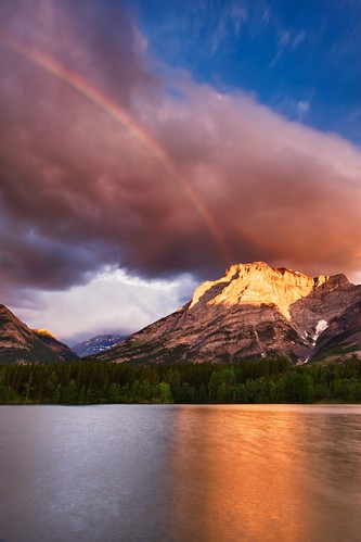 mountain canada reflection sunrise kananaskis rainbow alberta wedgepond mtkidd