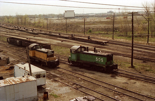 railroad trains bn brc 1989 scrapyard locomotives 505 sw1 nw2 rockwellstreetyard kedzieaveoverpass