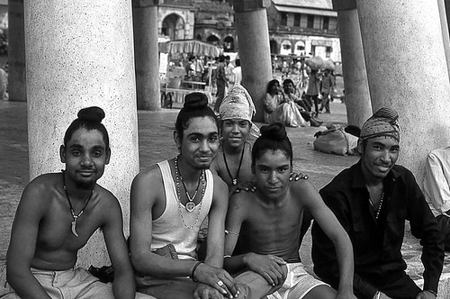 street city travel people bw india white black film blackwhite group young documentary social pb bn e maharashtra bianco nero cultural nasik analogic sik marellaluca