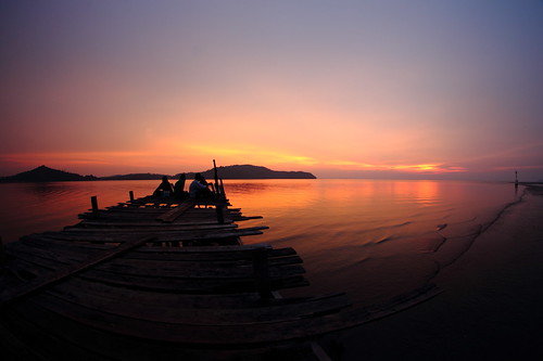 sunset fisherman fishingvillage eflenses tanjungdawai eos1dmarkiv ef815mmf4lfisheyeusm