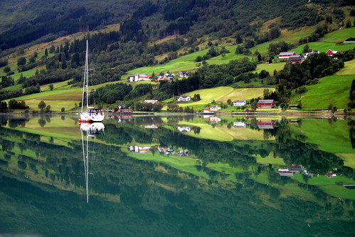 summer vacation lake norway reflections boat norge norwegen fjord e5 norsk sogndal 2011 caruba