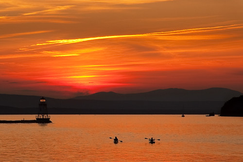 sunset usa lighthouse burlington vermont adirondacks confession lakechamplain kayakers photogscrewup