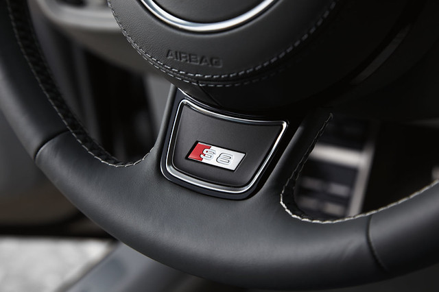 New Audi S8 - Steering Wheel