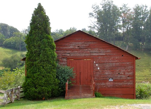 mountains tree barn fence nc ramp madison cedar notrespassing marshill 128 2011 bankbarn melystu