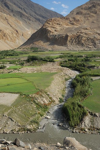 mountain altitude corridor tajikistan grua pamir badakshan tadjikistan wakhan badakhshan allpictures®and© bernardgrua
