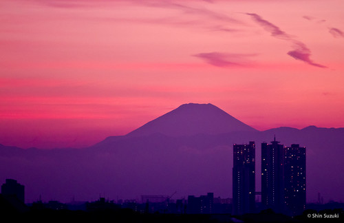 pink mountain japan skyscraper tokyo evening twilight glow fuji purple
