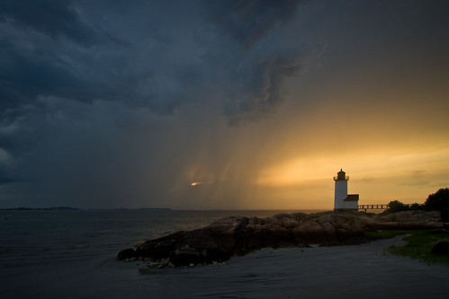 lighthouse storm annisquam bowtoo timbouwer