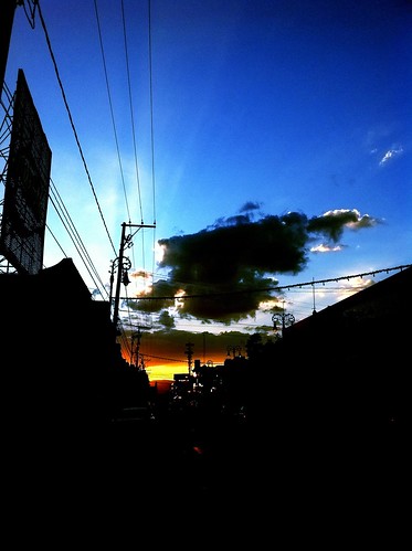 sunset sky méxico contraluz mexico atardecer calle cielo nubes sombras aguascalientes vladimir iphone ags kazyel ncphoto vladimirfotografía