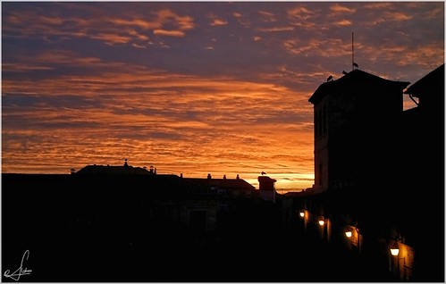 plaza sunset españa backlight clouds contraluz atardecer spain rojo nubes stork zamora anaranjado cigüeñas viriato
