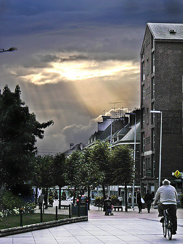 street light sunset france luz colors clouds atardecer lumière couleurs sunsets ciudad colores paseo nubes promenade sunrises storms rue amiens ville