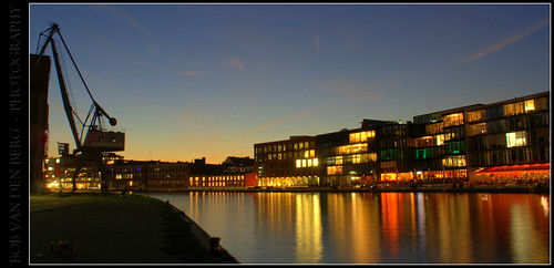 city light panorama reflection monument silhouette night work photography layout evening harbour crane change bluehour colos munster temperary bobvandenberg zino2009