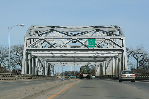 road bridge minnesota sign border northdakota grandforks kennedybridge throughthewindshield