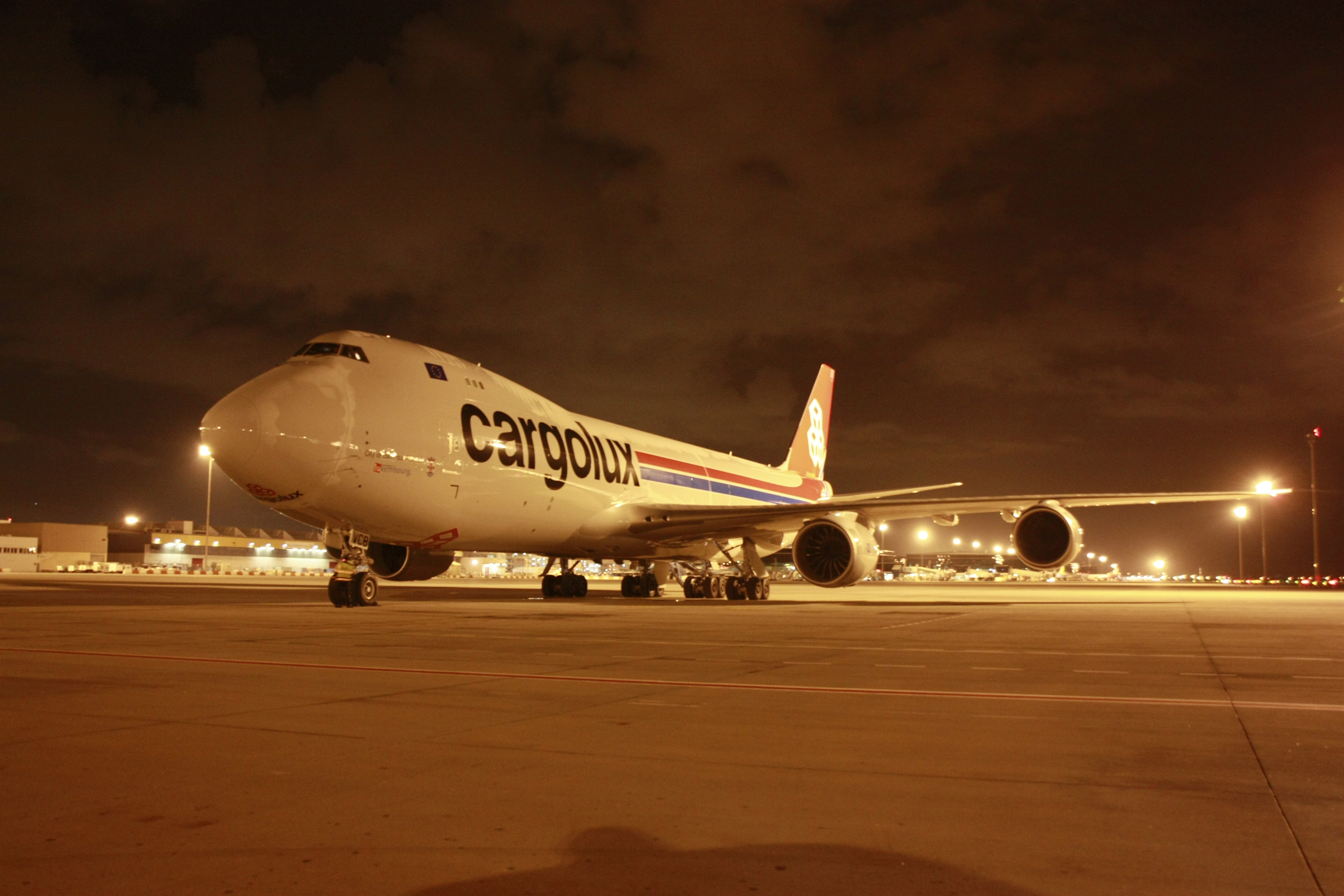 B747-8F de Cargolux en BCN el 21 de noviembre de 2011
